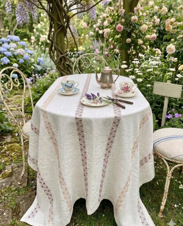 Sarı Kahve Nakışlı Çizgili El İşi Buldan Masa Örtüsü